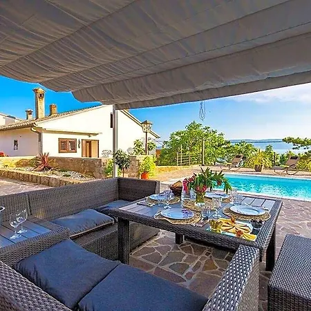 Mate Comfortable 4* Smokvica Krmpotska